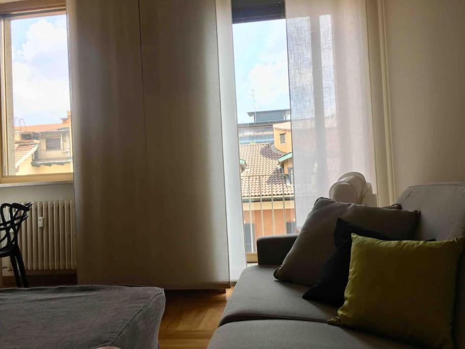 Elegant San Babila ,5 Minutes From Duomo Apartment Mailand